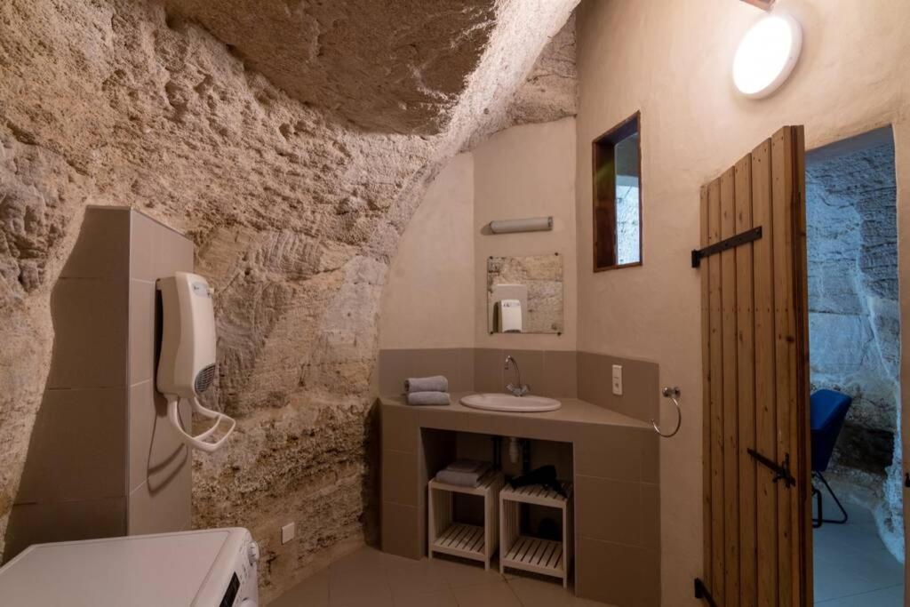Maison Troglodytique Doue La Fontaine Exterior photo