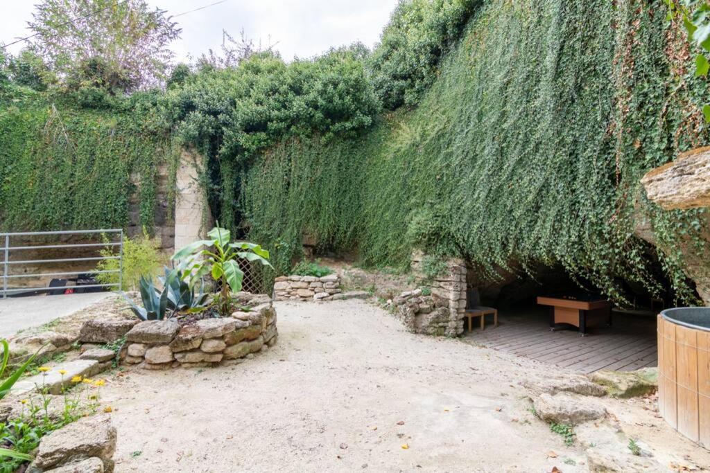 Maison Troglodytique Doue La Fontaine Exterior photo