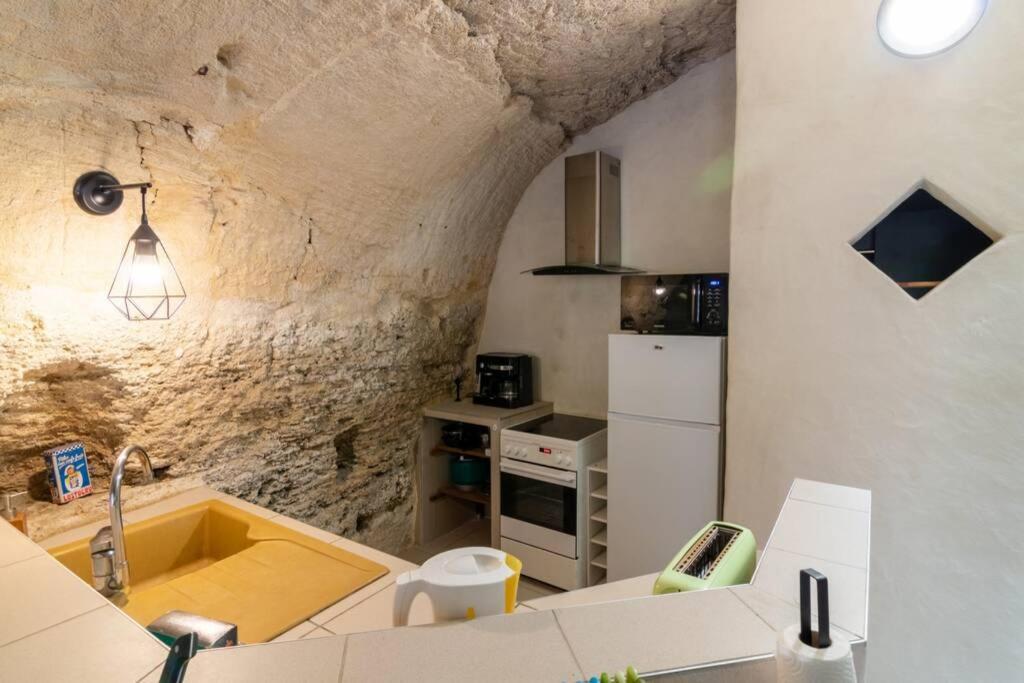 Maison Troglodytique Doue La Fontaine Exterior photo